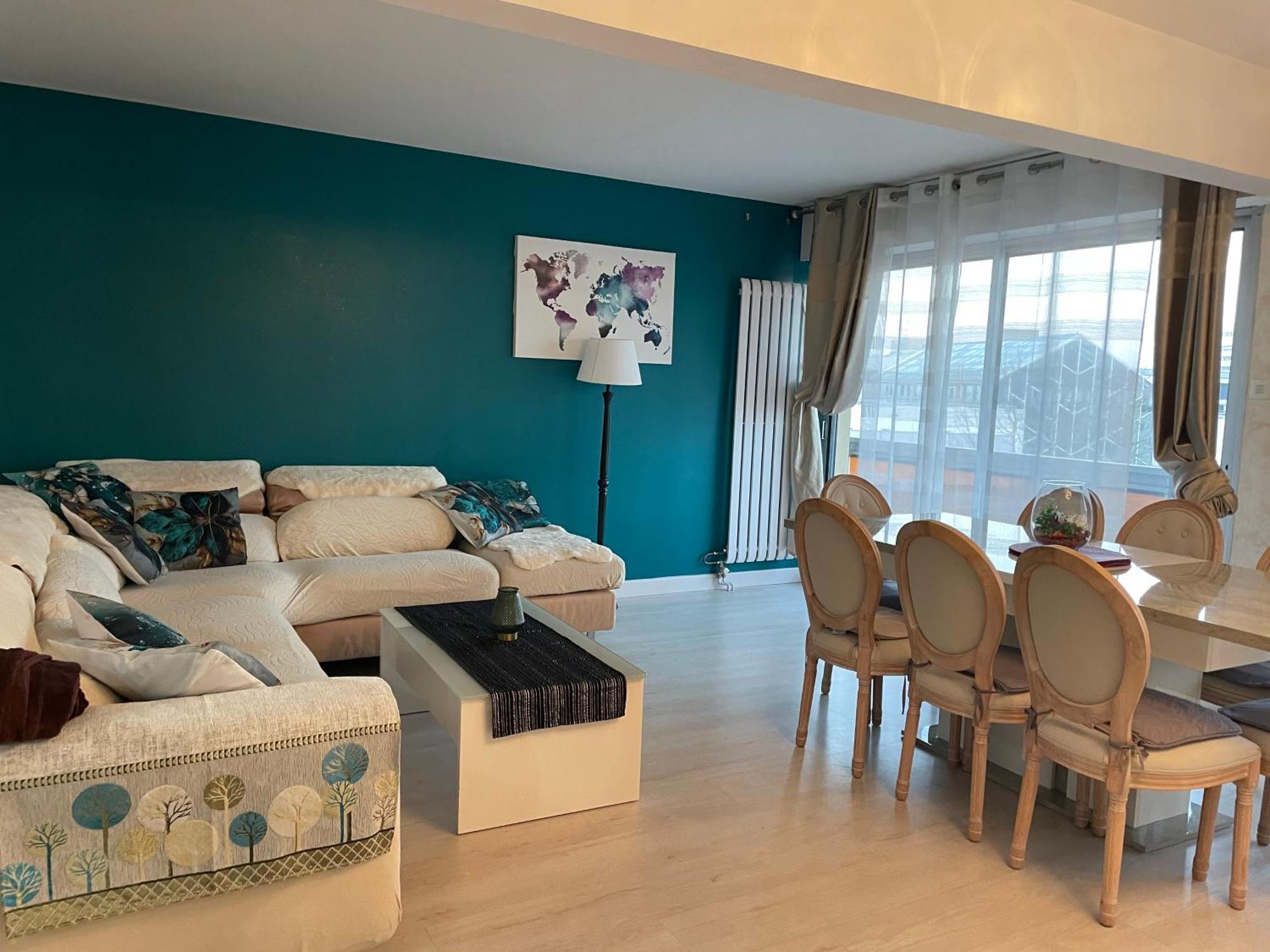 Bel Appartement Lumineux De 100M2 6 Places 3 Chambres Au 3E Etage Avec Ascenseur -A 5Mn A Pied Du Parc Des Expositions Congres De Dijon Et Eng Et 10Mn Du Centre Ville Place Parking Devant L'Immeuble Ngoại thất bức ảnh